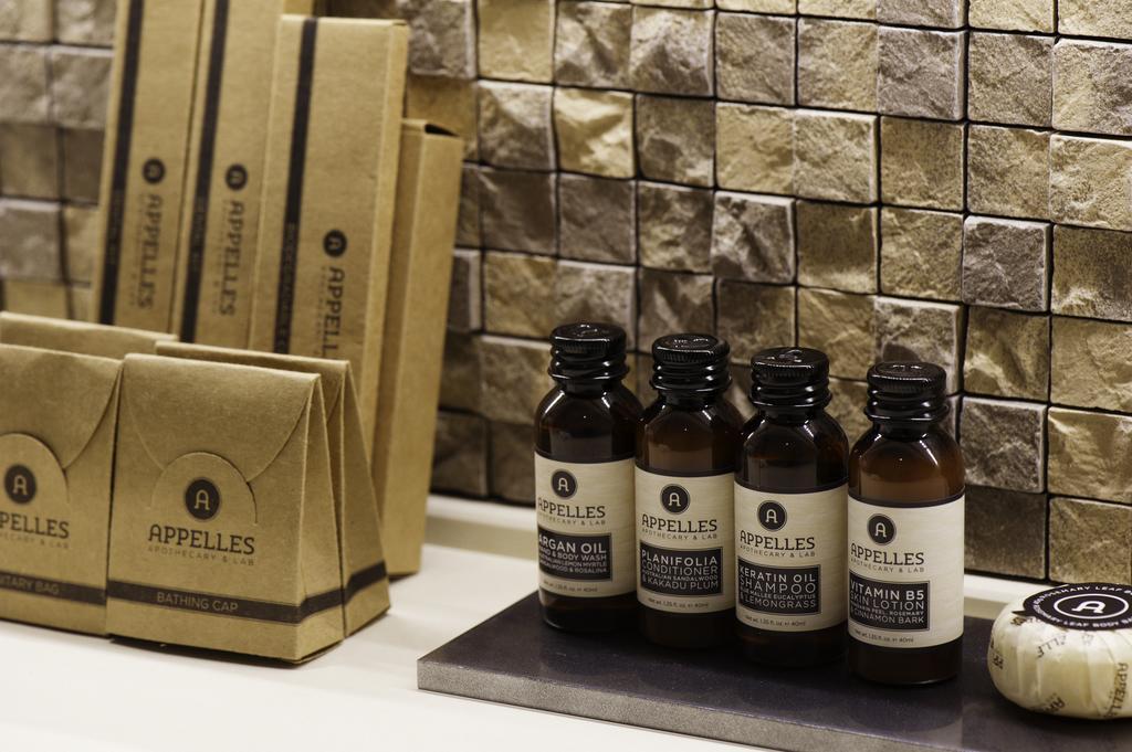 Отель Oakwood Premier Токио Экстерьер фото A selection of APPELLES products