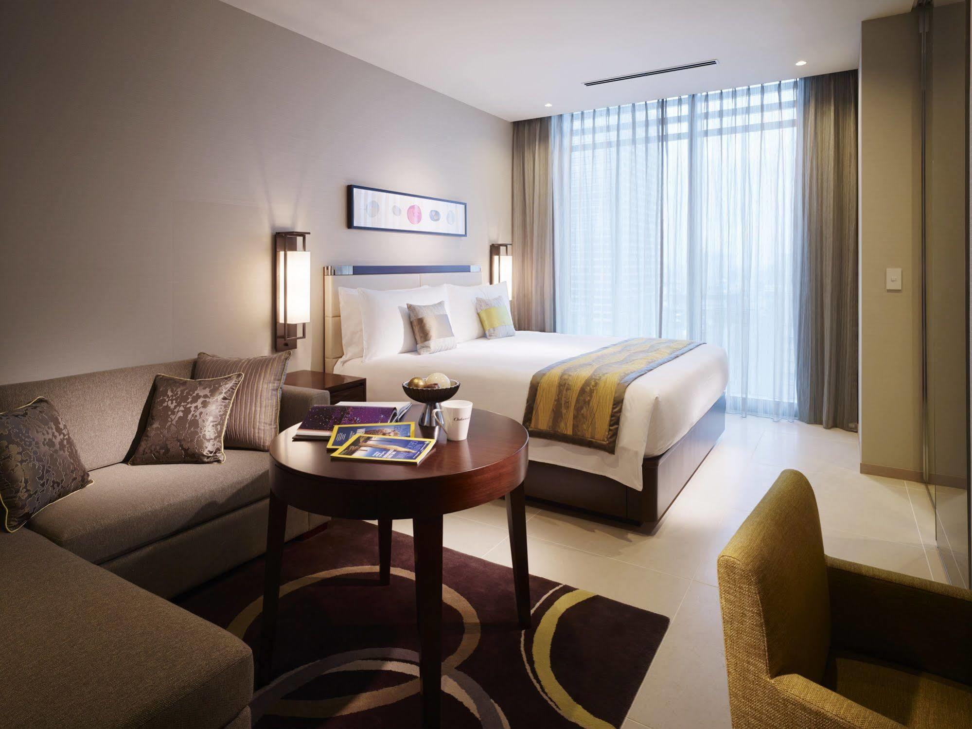 Отель Oakwood Premier Токио Экстерьер фото Deluxe Room